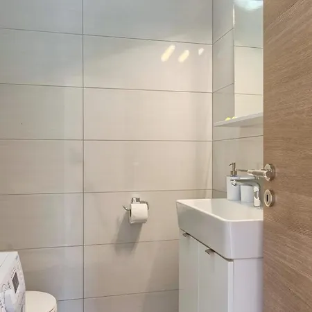 Viola ,2019 Apartman