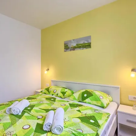 Viola ,2019 Apartment *
